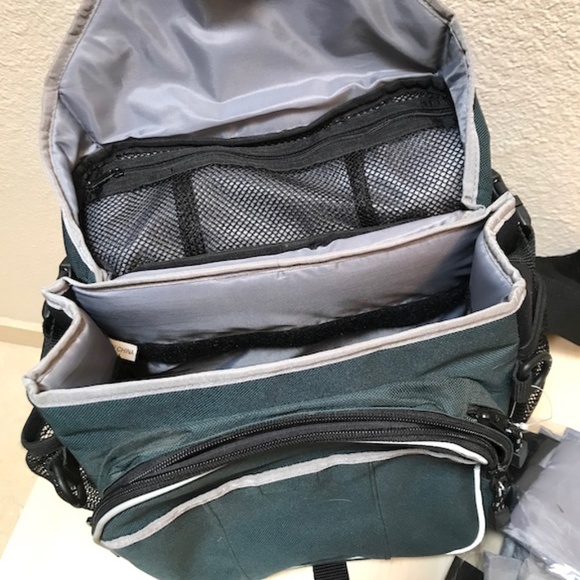 Adorama Sling Camera Bag. Large, W/ waist and sling strap. Multiple pockets, NEW - Picture 14 of 15